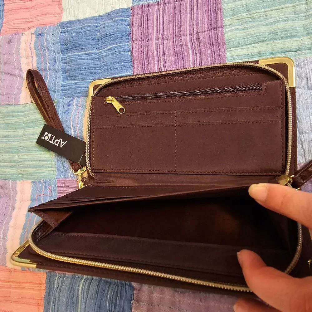 APT. 9 Wallet/Wristlet – Bordeaux - NWT - Picture 3 of 6